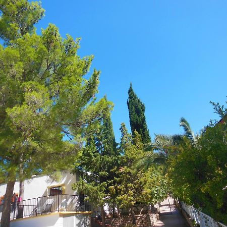 Holiday Home Oleander Zaboric Exterior foto