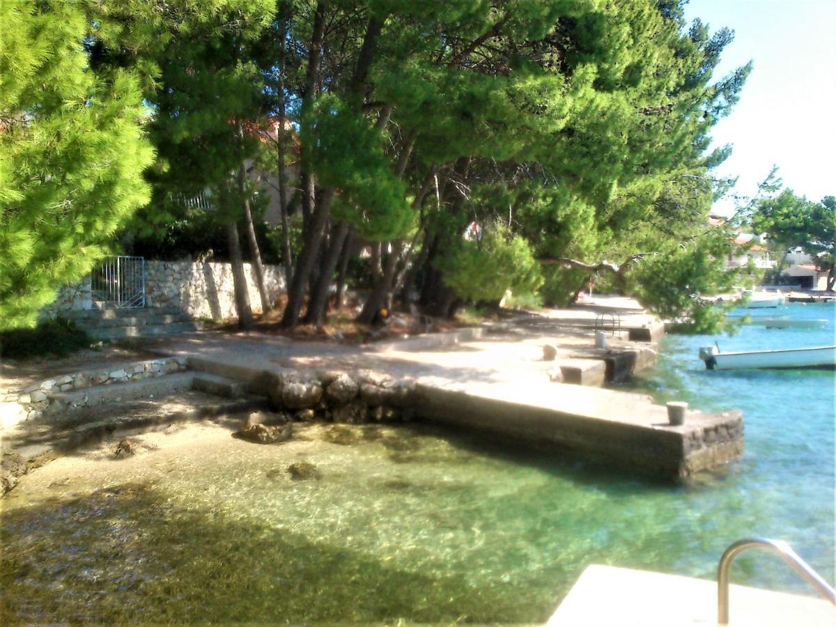 Holiday Home Oleander Zaboric Exterior foto