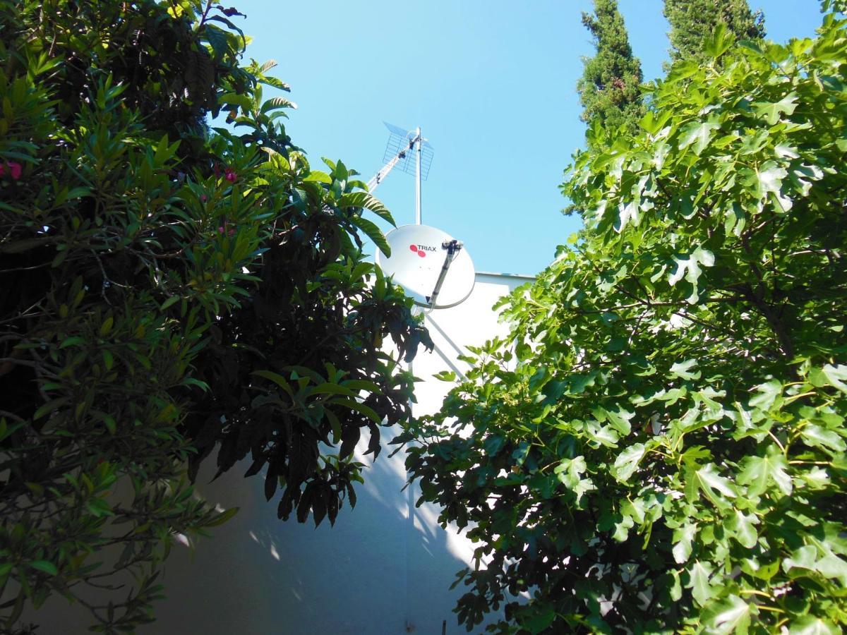 Holiday Home Oleander Zaboric Exterior foto