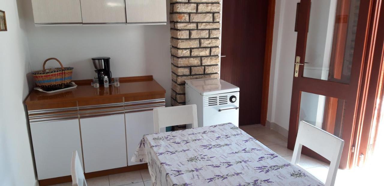 Holiday Home Oleander Zaboric Exterior foto